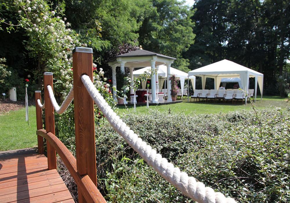 The Lakeside - Burghotel Zu Strausberg Esterno foto